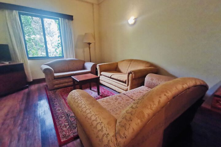 Room 8 of 31