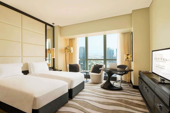 Room 20 of 173