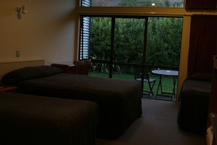 Room 9 of 77