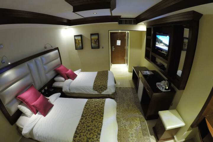 Room 11 of 43