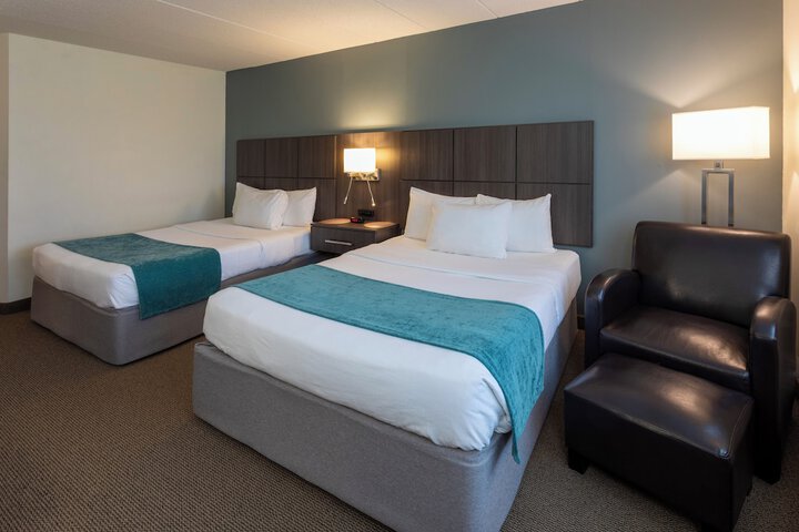 2 Queen Beds (5 of 7)