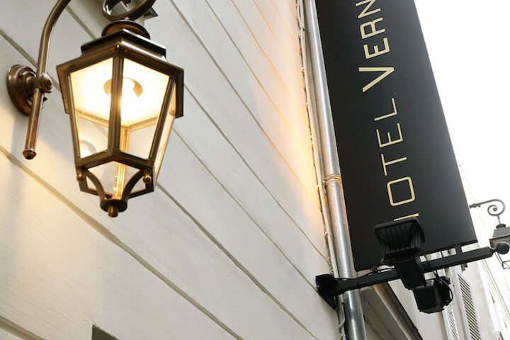 Hotel Entry