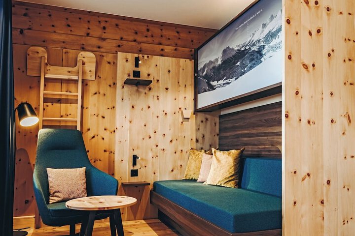 Room 43 of 115