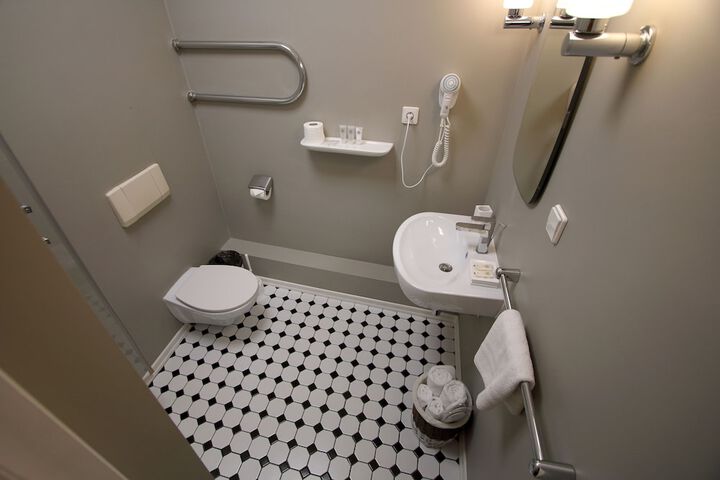 Room 26 of 42