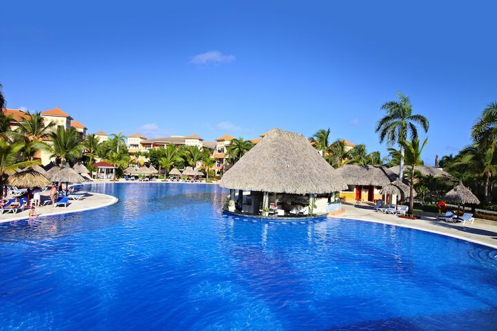 Hotel with Pool