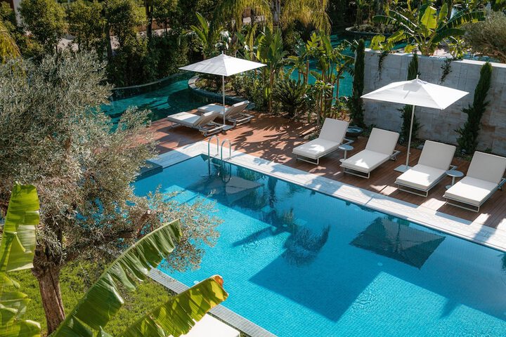 Pool 251 of 551