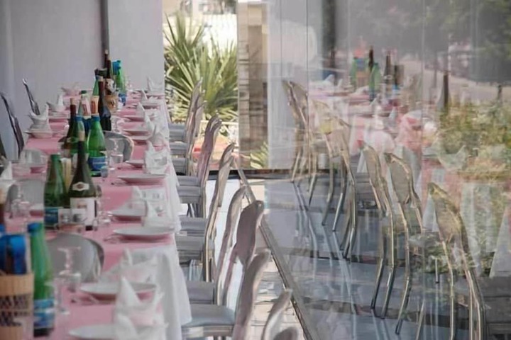 Dining 17 of 25