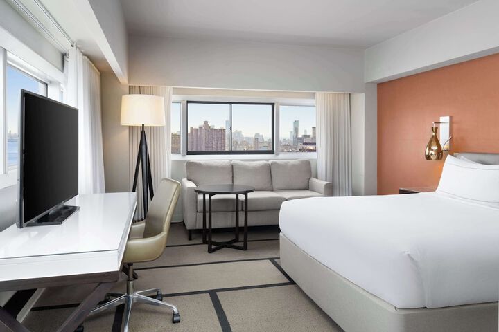 Room 37 of 108