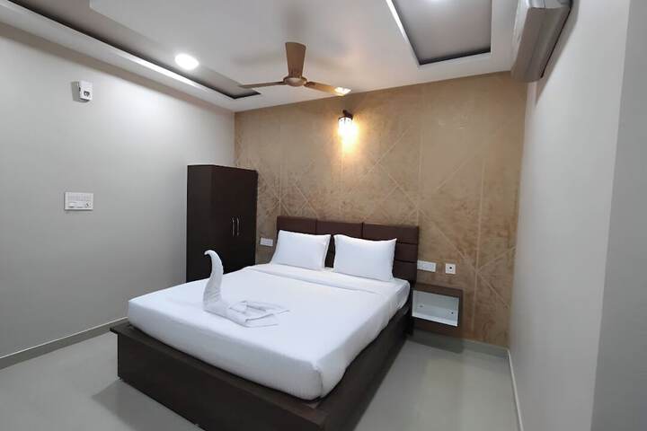 Room 3 of 12