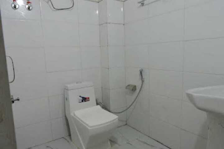 Room 18 of 25