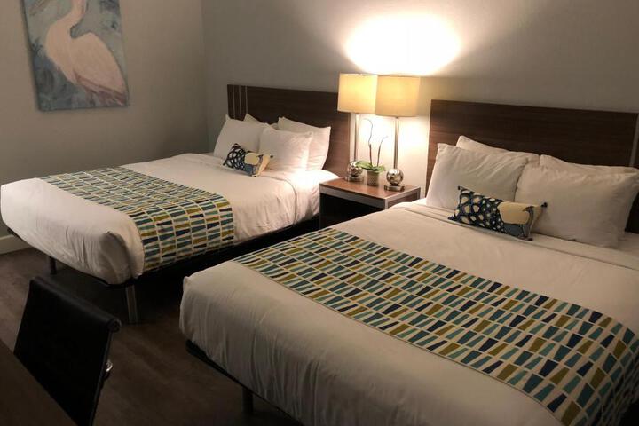 1 Queen Bed (7 of 16)