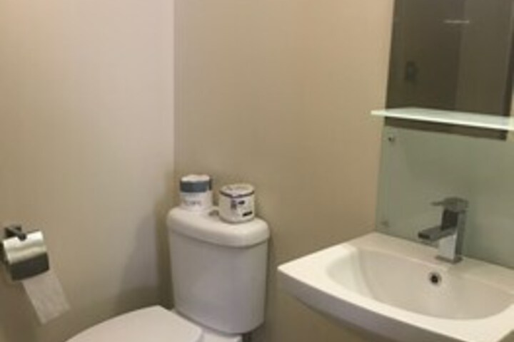 Room 10 of 27