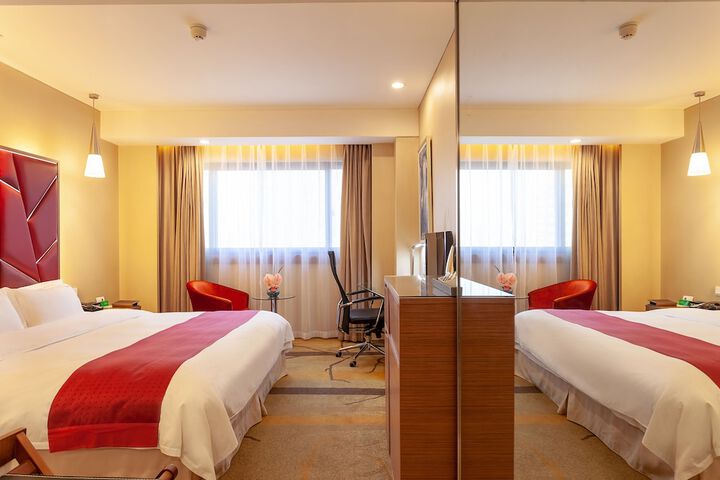 Room 15 of 127
