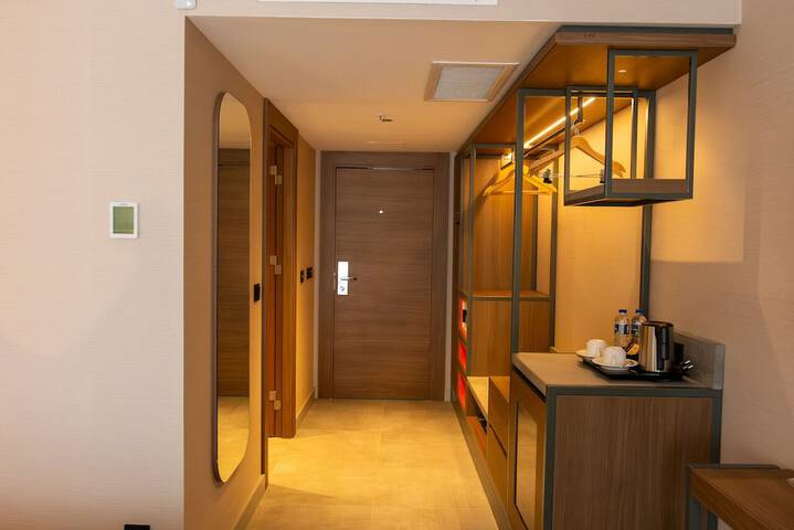 Room 25 of 68