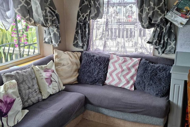 Cosy Static Caravan on East Mersea Island in Colchester
