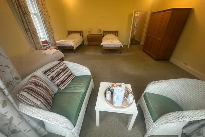 Room 14 of 32