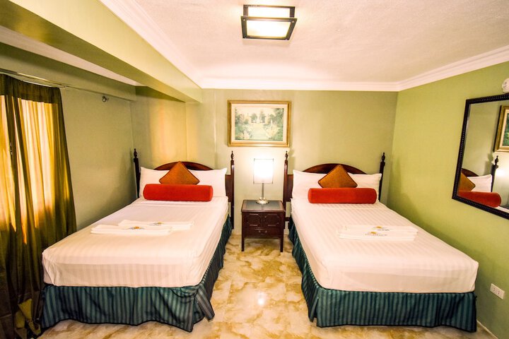 Room 5 of 13