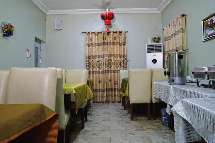 Dining 6 of 13