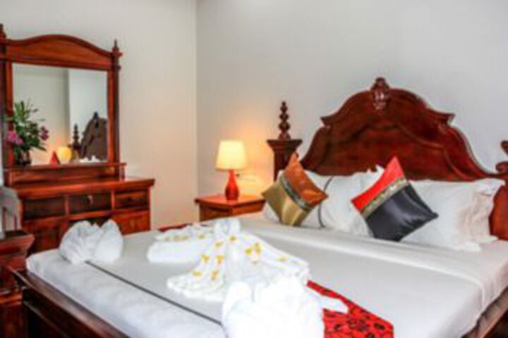 Room 5 of 18