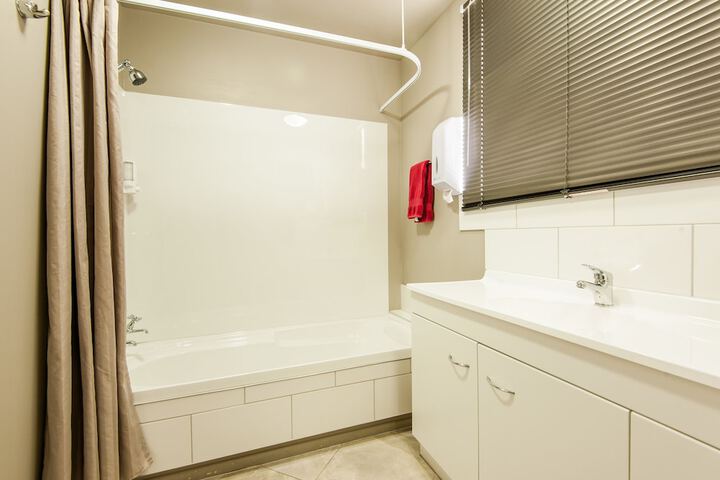 Room 46 of 65
