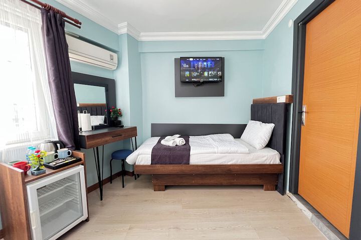 Room 3 of 16