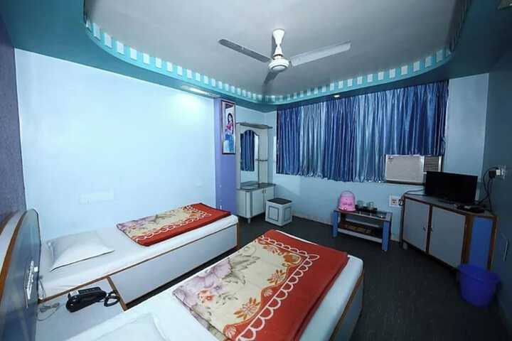 Room 3 of 13