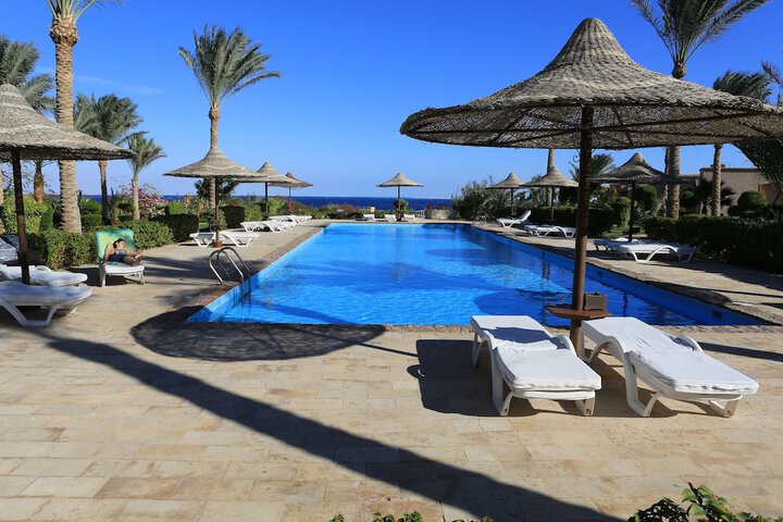 Hotel Pool