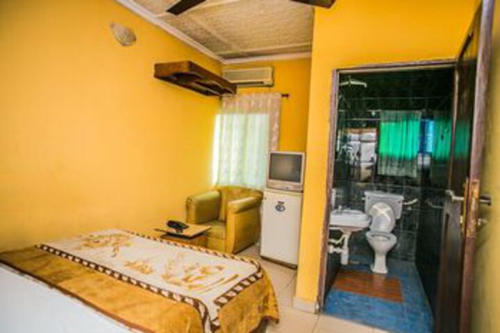 Room 3 of 21
