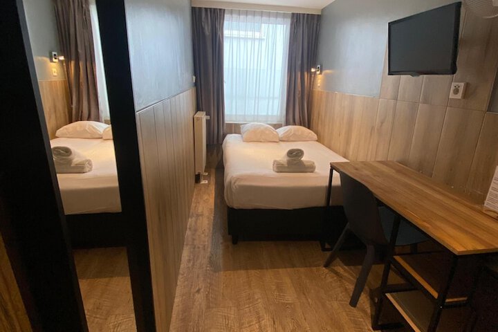 Room 46 of 125