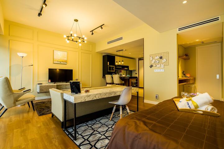 Room 163 of 216