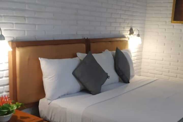Room 12 of 41
