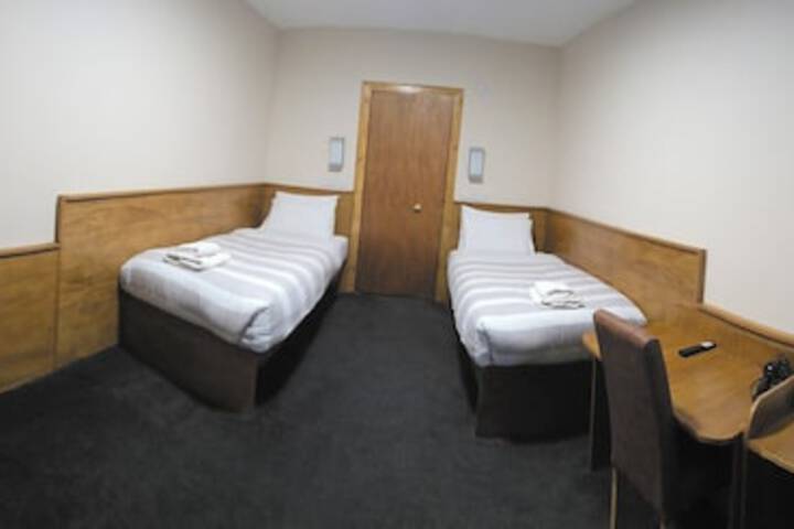 Room 16 of 23