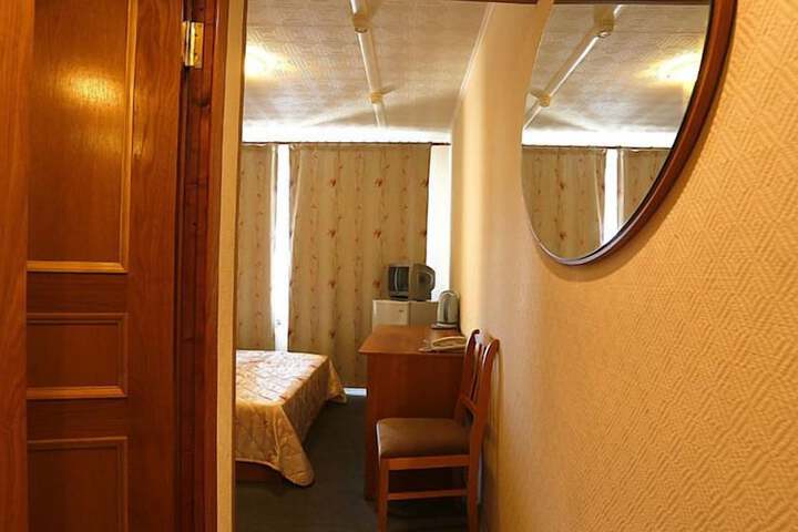 Room 10 of 35