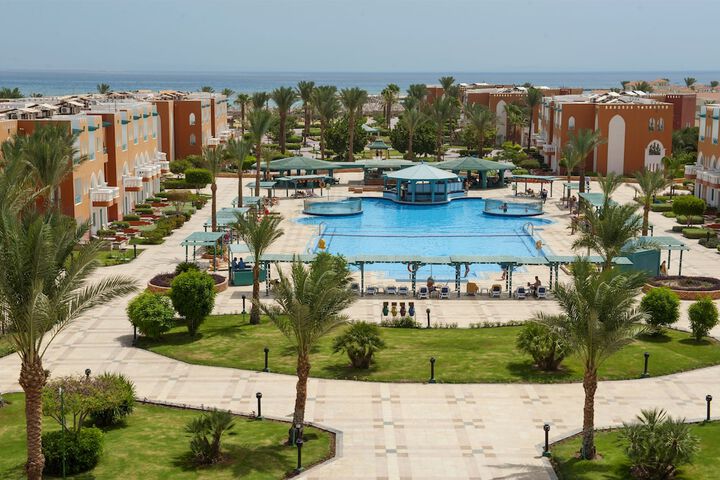 Hotel Pool