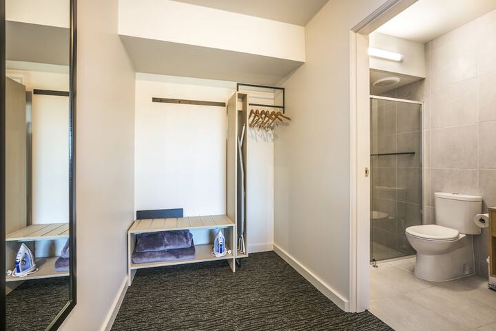 Room 14 of 33