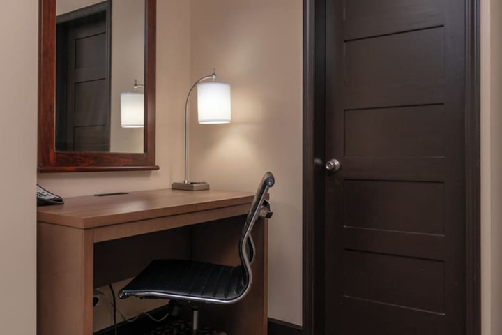 Room 13 of 65