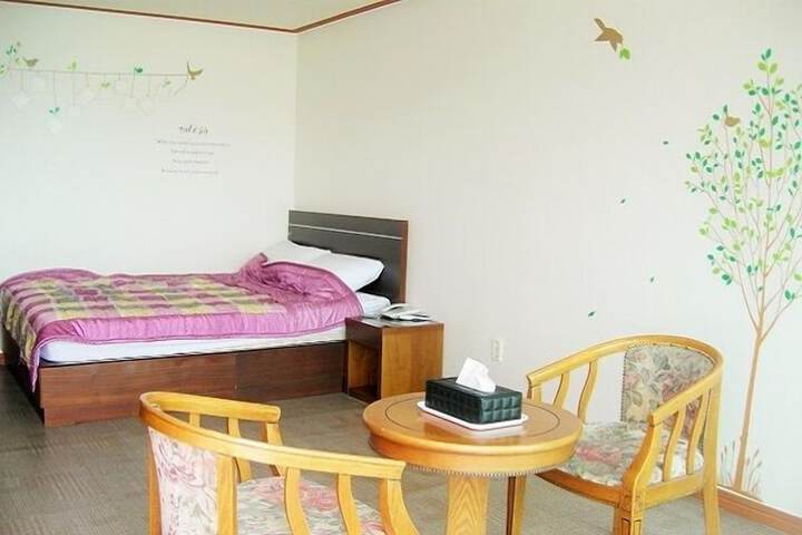 Room 4 of 15