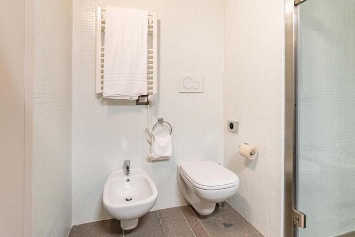 Room 11 of 20