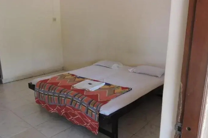 Room 4 of 11