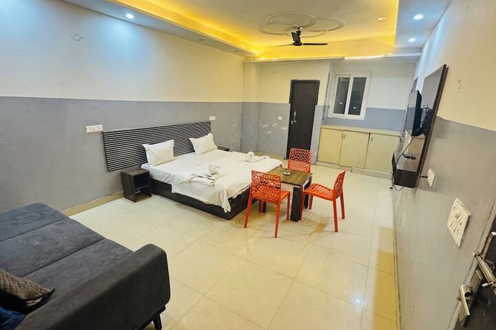 Room 8 of 39