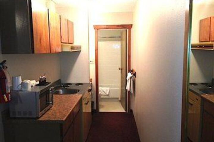 Room 32 of 50