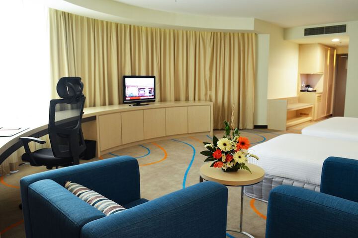 Room 19 of 76