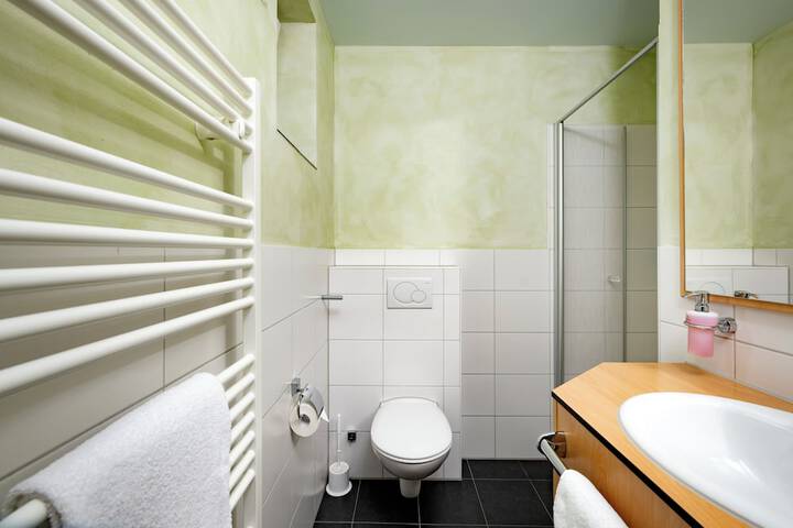 Room 12 of 34