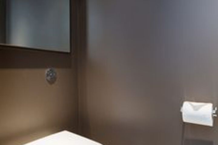 Room 2 of 37
