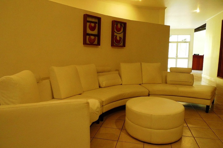 Entrance & Lobby