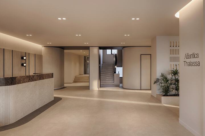 Hotel Interior 15 of 128