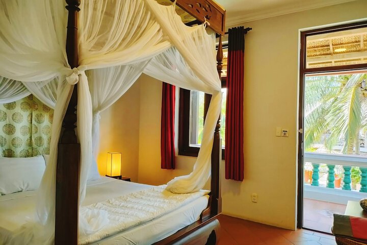 Room 6 of 51