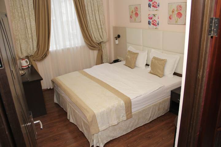 Room 35 of 71
