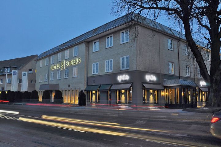 Hotel 37 of 38