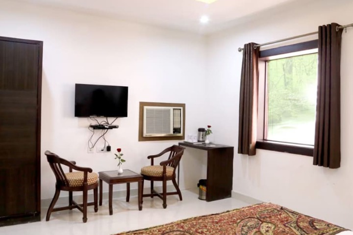 Room 13 of 25
